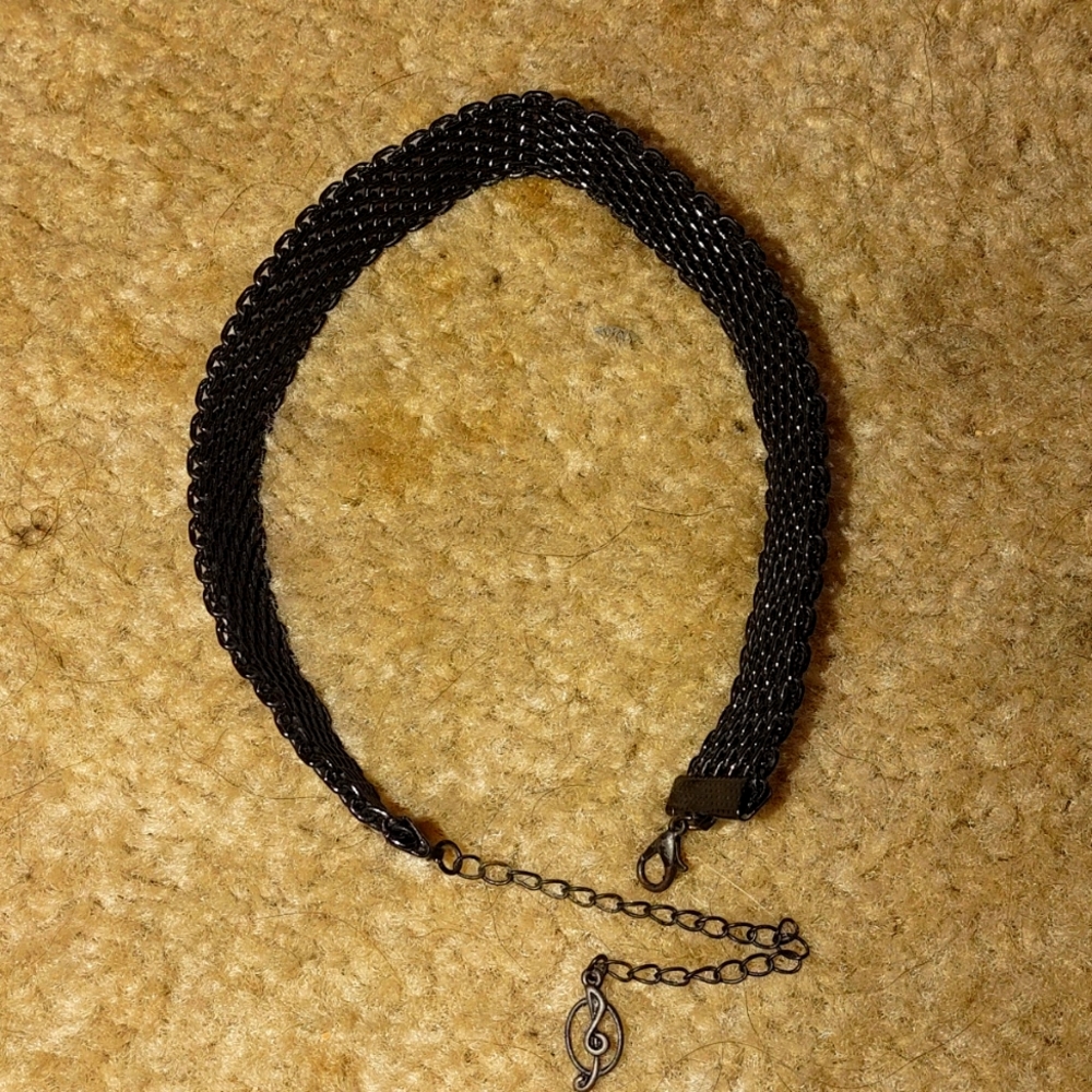 Neck shocker metal black